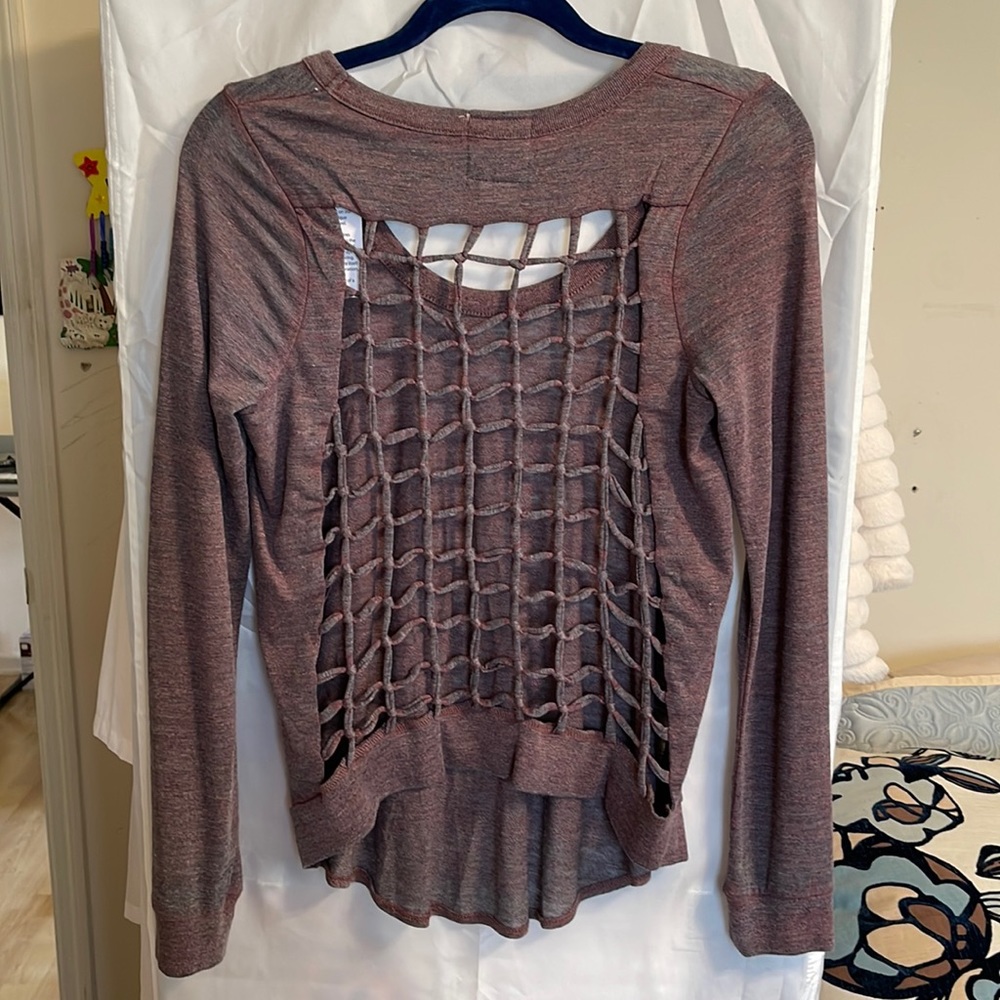 Open back featured light sweater